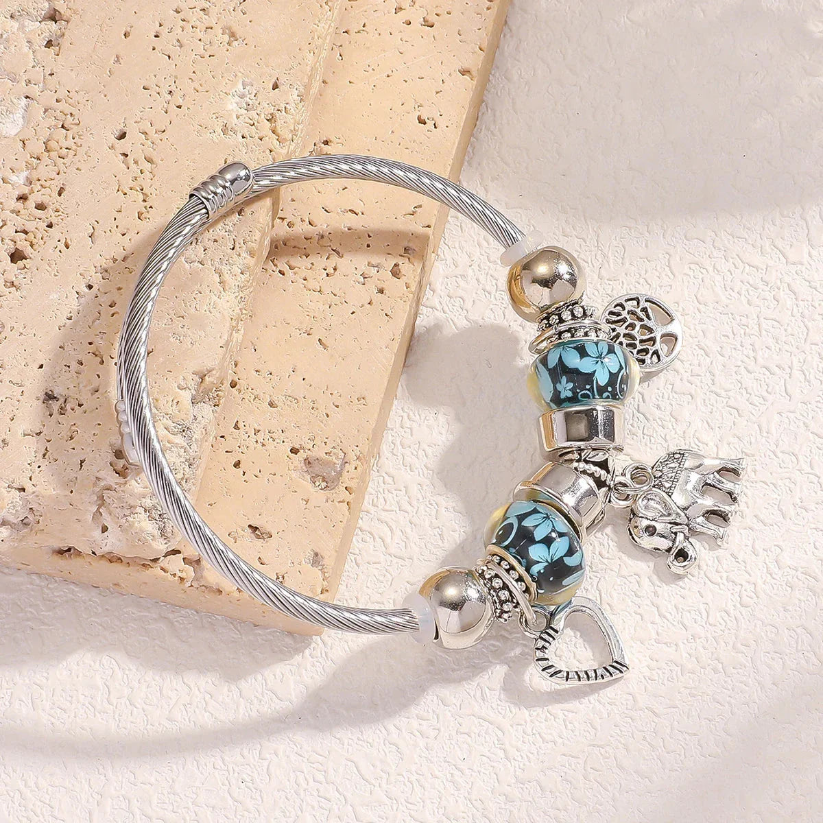 Elegant Women's Bracelet – AuraRadiant